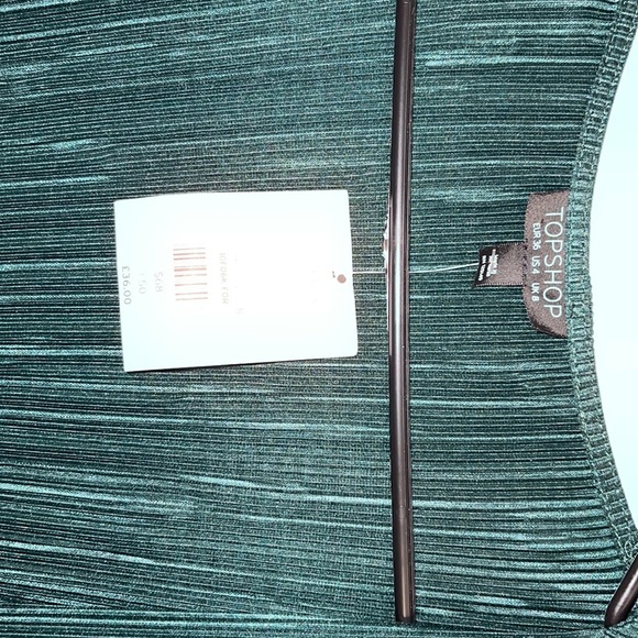 Emerald green robe/ dress? Was a gift - Picture 3 of 4